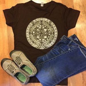 Aztec calendar boho tee NWOT